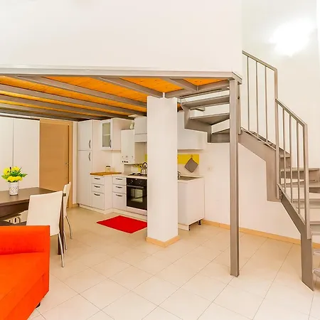Alessia's Flat- Portello 3 * Milano